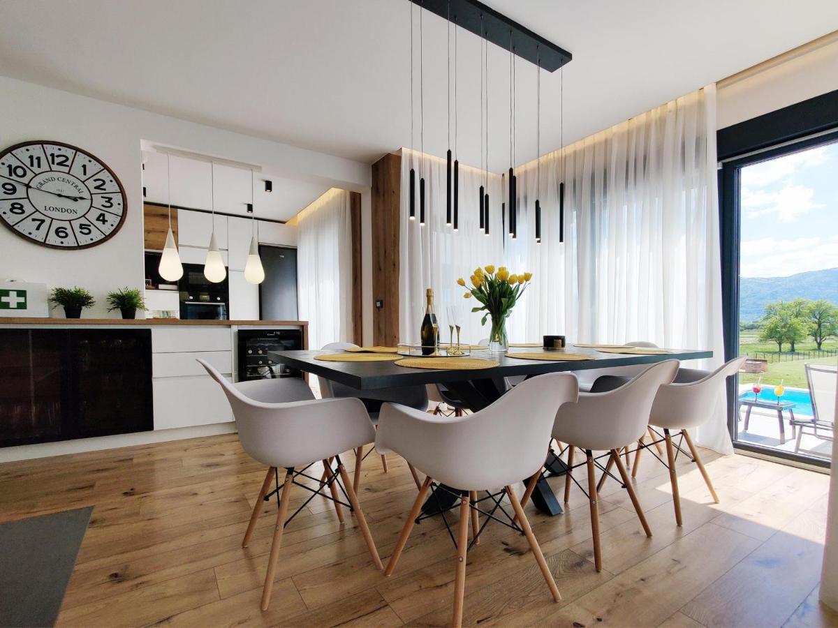 Villa Biser Gacke Sinac ภายนอก รูปภาพ