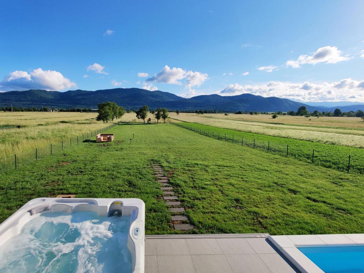 Villa Biser Gacke Sinac ภายนอก รูปภาพ